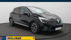 Zwart, metallic lak Gebruikt 2024 Renault Clio V Techno Hatchback | € 21.990 (Goede deal)