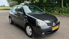 Zwart Gebruikt 2003 Renault Clio II Hatchback | € 1.450 (Eerlijke prijs)