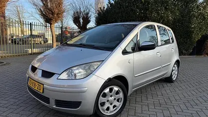 Grijs (metallic) Occasion 2007 Mitsubishi Colt Invite Hatchback | € 1.850 (Eerlijke prijs)