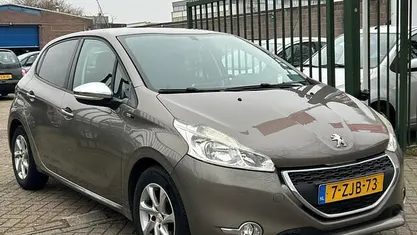 Occasion 2015 Peugeot 208 Style Hatchback | € 5.999 (Eerlijke prijs)