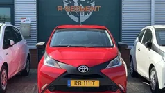 Rood Gebruikt 2017 Toyota Aygo Hatchback | € 7.950 (Eerlijke prijs)