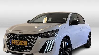 Wit Gebruikt 2024 Peugeot e-208 Allure Hatchback | € 20.925 (Eerlijke prijs)