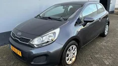 Grijs Gebruikt 2012 Kia Rio Comfort Hatchback | € 5.999 (Eerlijke prijs)