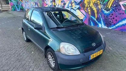 Occasion 2000 Toyota Yaris Terra Hatchback | € 695 (Eerlijke prijs)
