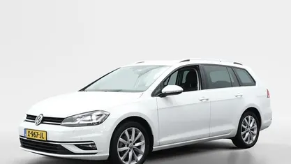 Wit Gebruikt 2020 VW Golf VII Highline Hatchback | € 20.745 (Goede deal)