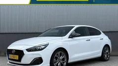 Wit Gebruikt 2019 Hyundai i30 Premium Hatchback | € 18.485 (Eerlijke prijs)