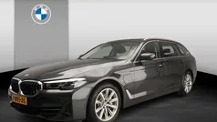Grijs Gebruikt 2023 BMW 530e Executive Stationwagen | € 39.900 (Super prijs)