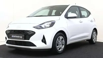 Wit Gebruikt 2024 Hyundai i10 Comfort Hatchback | € 15.925 (Eerlijke prijs)