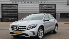 Grijs, metallic lak Gebruikt 2017 Mercedes GLA180 Business SUV | € 18.950 (Eerlijke prijs)