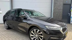 Zwart Gebruikt 2021 Skoda Octavia Business Line Stationwagen | € 15.950 (Eerlijke prijs)
