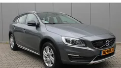 Grijs Gebruikt 2017 Volvo V60 CC Stationwagen | € 18.450 (Eerlijke prijs)