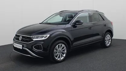 Gebruikt 2025 VW T-Roc Life SUV | € 34.440 (Eerlijke prijs)