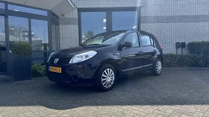 Blauw Gebruikt 2010 Dacia Sandero Ambiance Hatchback | € 2.400 (Eerlijke prijs)