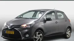 Grijs Gebruikt 2016 Toyota Yaris Hybrid Trend Hatchback | € 15.950 (Eerlijke prijs)