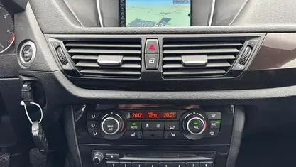 Zwart Gebruikt 2013 BMW X1 SUV | € 8.950 (Eerlijke prijs)