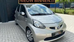 Beige Gebruikt 2007 Toyota Aygo Hatchback | € 3.750 (Eerlijke prijs)