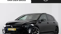 Zwart Gebruikt 2023 VW Golf VIII R-line Hatchback | € 29.485 (Eerlijke prijs)