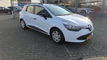 Occasion Renault Clio GrandTour Authentique 90 PK (66 kW) 2016 Wit Stationwagen