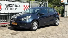 Blauw Gebruikt 2013 Kia Rio Comfort Hatchback | € 5.795 (Eerlijke prijs)