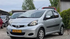 Grijs Gebruikt 2010 Toyota Aygo Comfort Hatchback | € 3.949 (Eerlijke prijs)