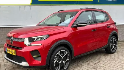 Rood Gebruikt 2025 Citroën C3 Comfort Hatchback | € 26.084 (Eerlijke prijs)