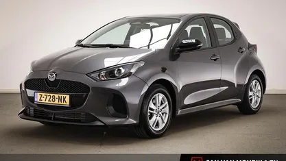 Grijs Gebruikt 2024 Mazda 2 Center-Line Hatchback | € 22.695 (Eerlijke prijs)