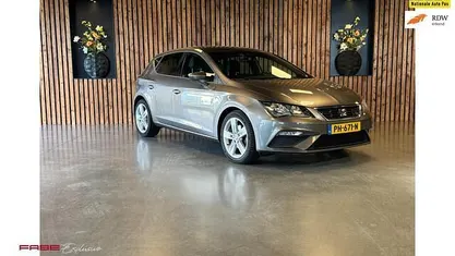 Occasion Seat Leon Business 150 PK (110 kW) 2017 Grijs Hatchback