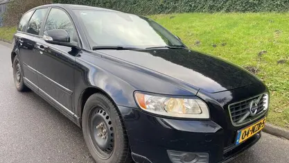 Zwart Occasion 2011 Volvo V50 Kinetic Stationwagen | € 2.495 (Eerlijke prijs)