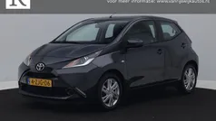 Gebruikt 2015 Toyota Aygo X-play Hatchback | € 8.400 (Eerlijke prijs)
