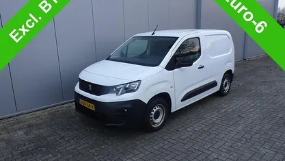 Occasion 2021 Peugeot Partner Premium MPV | € 8.900 (Super prijs)