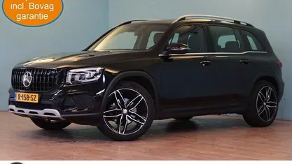 Zwart Gebruikt 2022 Mercedes GLB180 Business SUV | € 37.888 (Goede deal)