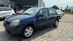 Blauw Gebruikt 2004 Renault Clio II Dynamique Hatchback | € 1.350 (Eerlijke prijs)