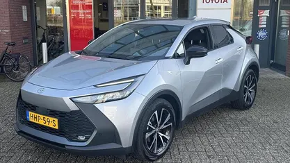 Grijs Occasion 2025 Toyota C-HR SUV | € 35.299 (Eerlijke prijs)