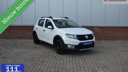 Wit Gebruikt 2015 Dacia Sandero Stepway Ambiance Hatchback | € 6.750 (Eerlijke prijs)