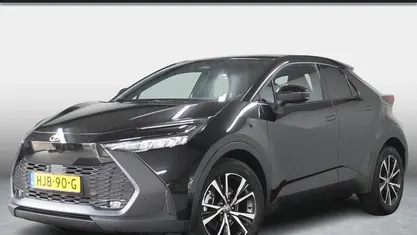 Zwart Occasion 2025 Toyota C-HR SUV | € 36.950 (Super prijs)