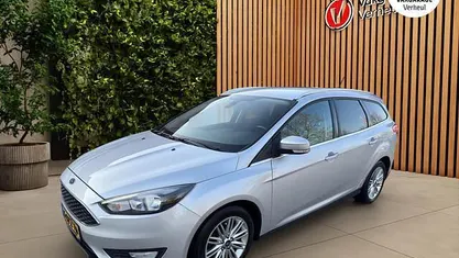 Grijs Occasion 2018 Ford Focus Stationwagen | € 9.895 (Eerlijke prijs)