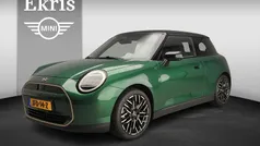 Groen Nieuw 2025 Mini Cooper Favoured Hatchback | € 37.600 (Eerlijke prijs)