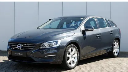 Grijs Gebruikt 2016 Volvo V60 Momentum Stationwagen | € 19.950 (Eerlijke prijs)