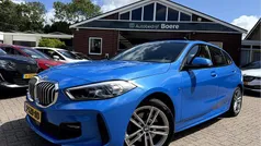Blauw, metallic lak Gebruikt 2020 BMW 118 Executive Hatchback | € 21.850 (Eerlijke prijs)