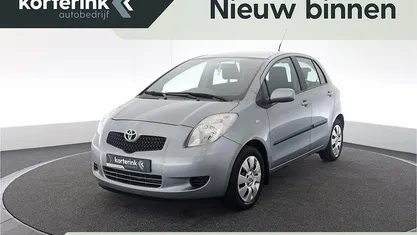 Occasion Toyota Yaris Sol 88 PK (64 kW) 2006 Grijs Hatchback