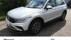 Gebruikt 2020 VW Tiguan Life SUV | € 31.547 (Eerlijke prijs)