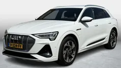 Wit, metallic lak Gebruikt 2021 Audi e-tron S-Line SUV | € 27.400 (Super prijs)