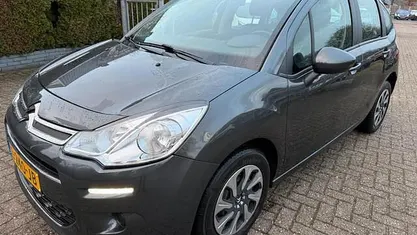 Grijs (metallic) Gebruikt 2016 Citroën C3 Attraction Hatchback | € 5.950 (Eerlijke prijs)