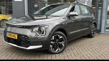 Occasion Kia e-Niro Light 11 kW (15 PK) 2024 Grijs SUV