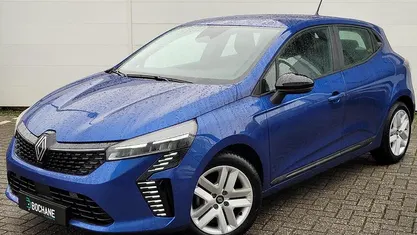 Blauw Gebruikt 2024 Renault Clio V Evolution Hatchback | € 18.995 (Eerlijke prijs)