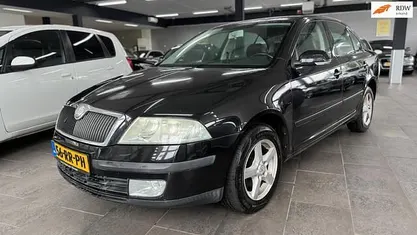 Occasion Skoda Octavia Ambiente 102 PK (75 kW) 2005 Zwart (metallic) Hatchback