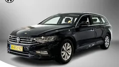 Zwart, metallic lak Gebruikt 2022 VW Passat Business Stationwagen | € 26.995 (Eerlijke prijs)