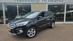 Zwart, metallic lak Gebruikt 2018 Ford Kuga Titanium SUV | € 19.950 (Eerlijke prijs)