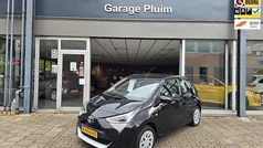 Gebruikt 2020 Toyota Aygo X-play Hatchback | € 11.940 (Eerlijke prijs)