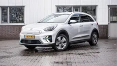Grijs Gebruikt 2021 Kia e-Niro 4 SUV | € 21.699 (Super prijs)